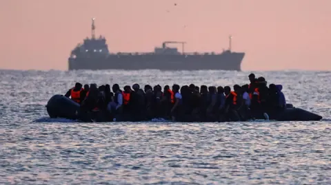 Initial Migrant Sent Back to France Under New ‘One In, One Out’ Agreement