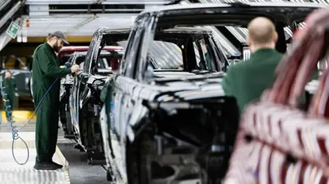 Jaguar Land Rover Vendor Network Workers Reportedly Told to Register for Universal Credit, Union Claims